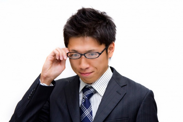https---www.pakutaso.com-assets_c-2015-05-MKJ_kyouheimeganekakeru-thumb-1000xauto-13697