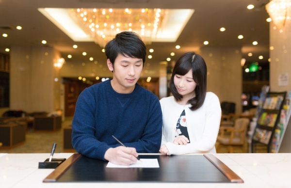 https---www.pakutaso.com-assets_c-2015-05-hotel_uketuke20150220213638-thumb-1000xauto-14685